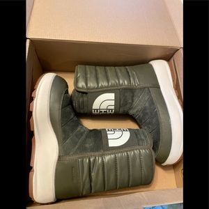 The North Face‎ Green Winter Boots Women’s size 6.5